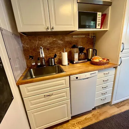 Air-conditioned 50 Sqm Near Subway * Helsingfors