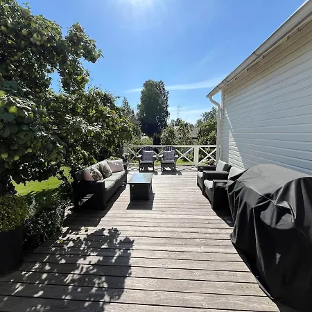 Air-conditioned 50 Sqm Near Subway Helsinki