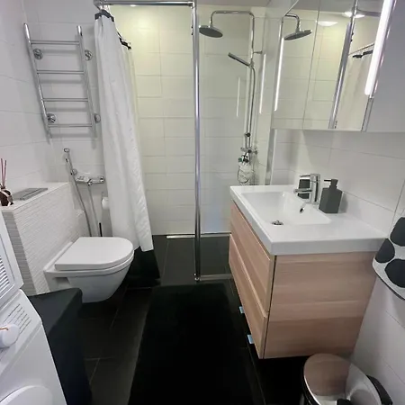 Air-conditioned 50 Sqm Near Subway *