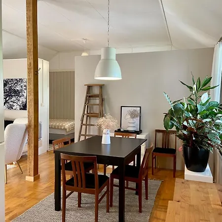 Apartment Air-conditioned 50 Sqm Near Subway