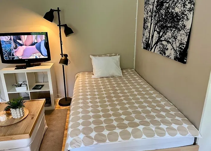 Air-conditioned 50 Sqm Near Subway Apartamento