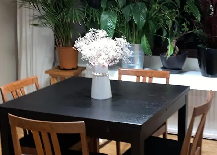 Air-conditioned 50 Sqm Near Subway *