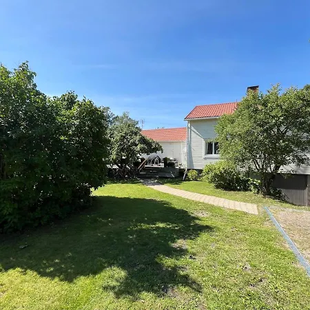 Air-conditioned 50 Sqm Near Subway Helsinki