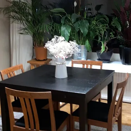 Air-conditioned 50 Sqm Near Subway *